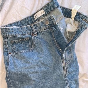 ZARA MOM FIT BLUE WASH JEANS